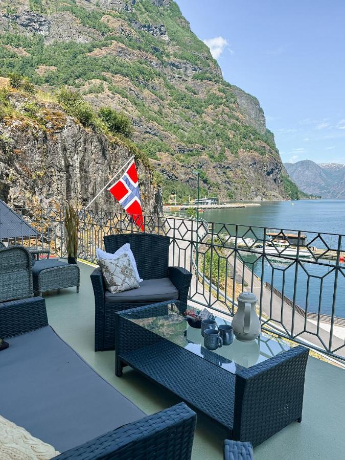 Svingen Guesthouse - Panoramic Fjord Views In Flåm Exteriér fotografie